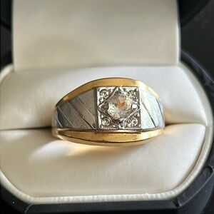 18kt hge ring size 13.5